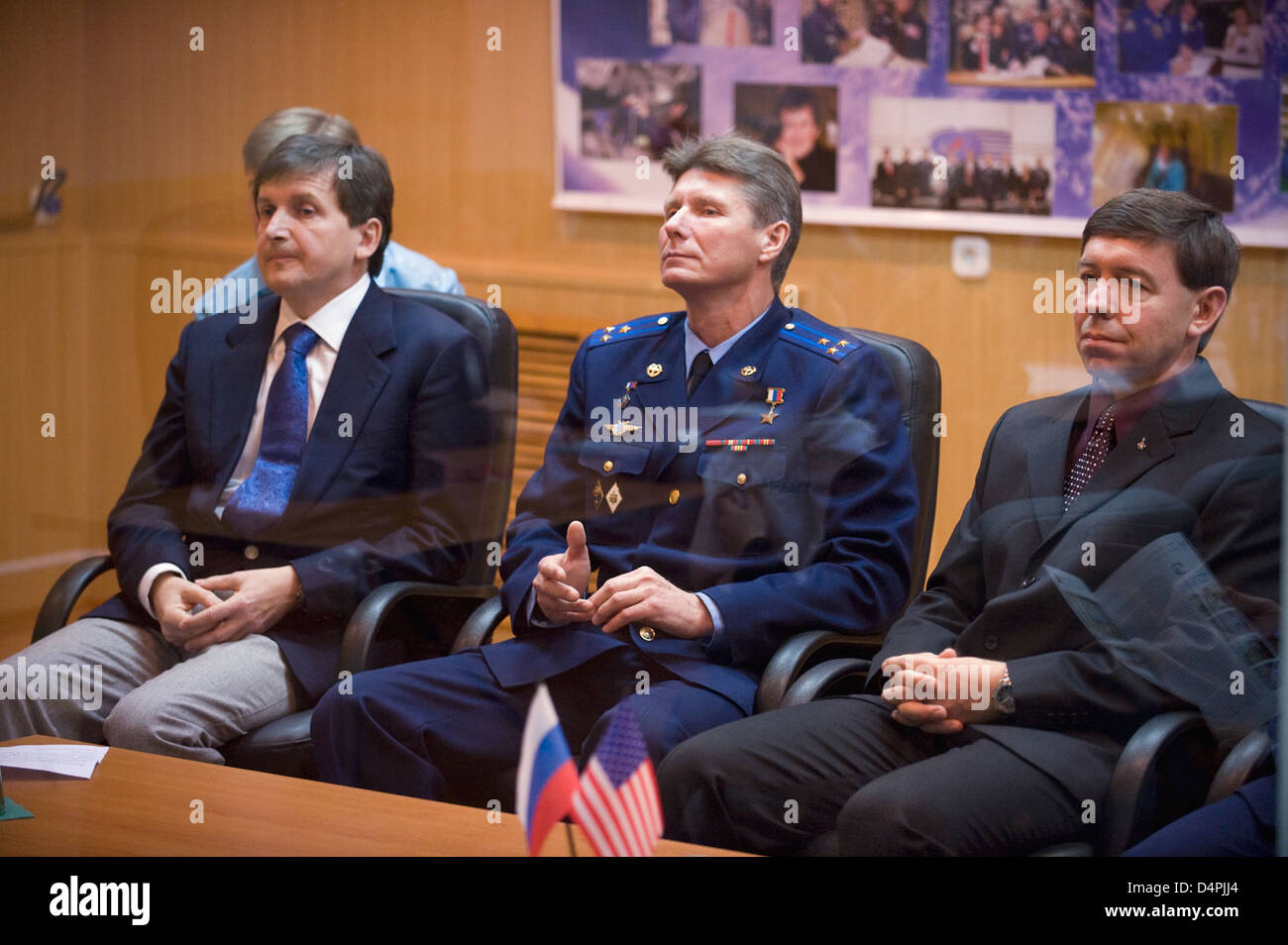 Expedition 19 State Commission (200903250003HQ Stock Photo Alamy