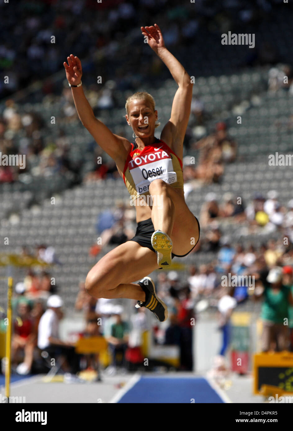 German Jennifer Oeser shown in action during the long jump competition of the heptathlon at the 12th IAAF World Championships in Athletics in Berlin, Germany, 16 August 2009. Photo: KAY NIETFELD Stock Photo