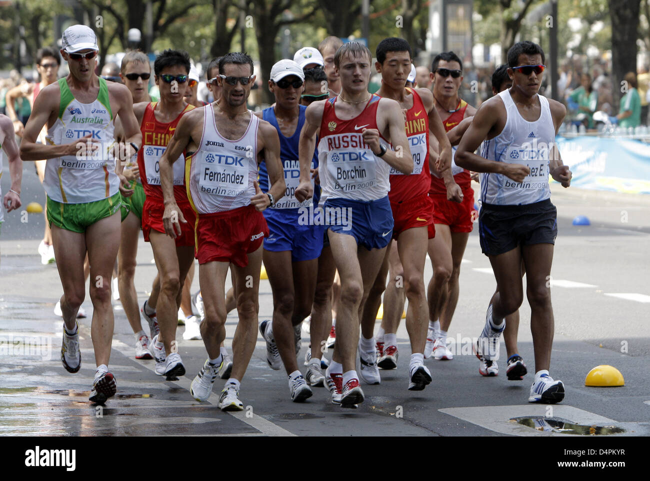 Russian Valeriy Borchin (C), Mexican Eder Sanchez (R) and other