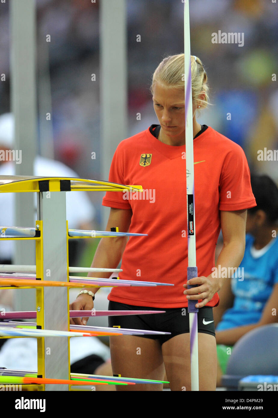 German Jennifer Oeser prepares for the javelin competion of the heptathlon at the 12th IAAF World Championships in Athletics in Berlin, Germany, 16 August 2009. Photo: BERND THISSEN Stock Photo