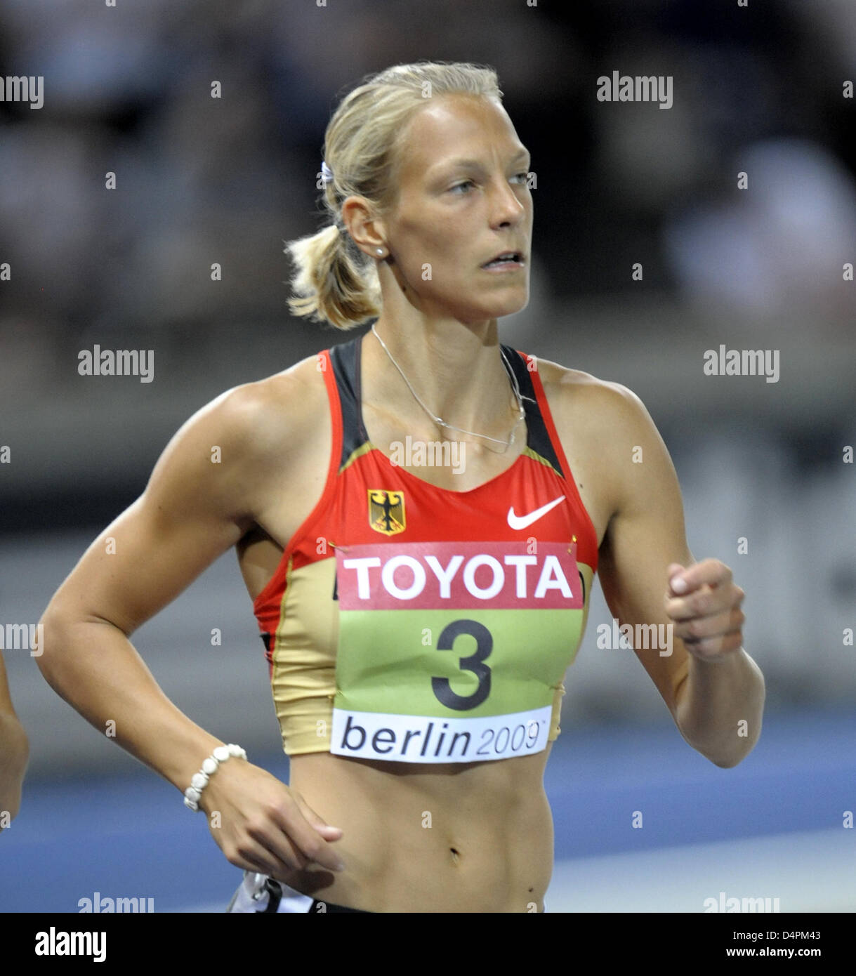 German Jennifer Oeser shown in action during the final 800m competition of the heptathlon at the 12th IAAF World Championships in Athletics in Berlin, Germany, 16 August 2009. Oeser won the silver medal. Photo: HANNIBAL Stock Photo