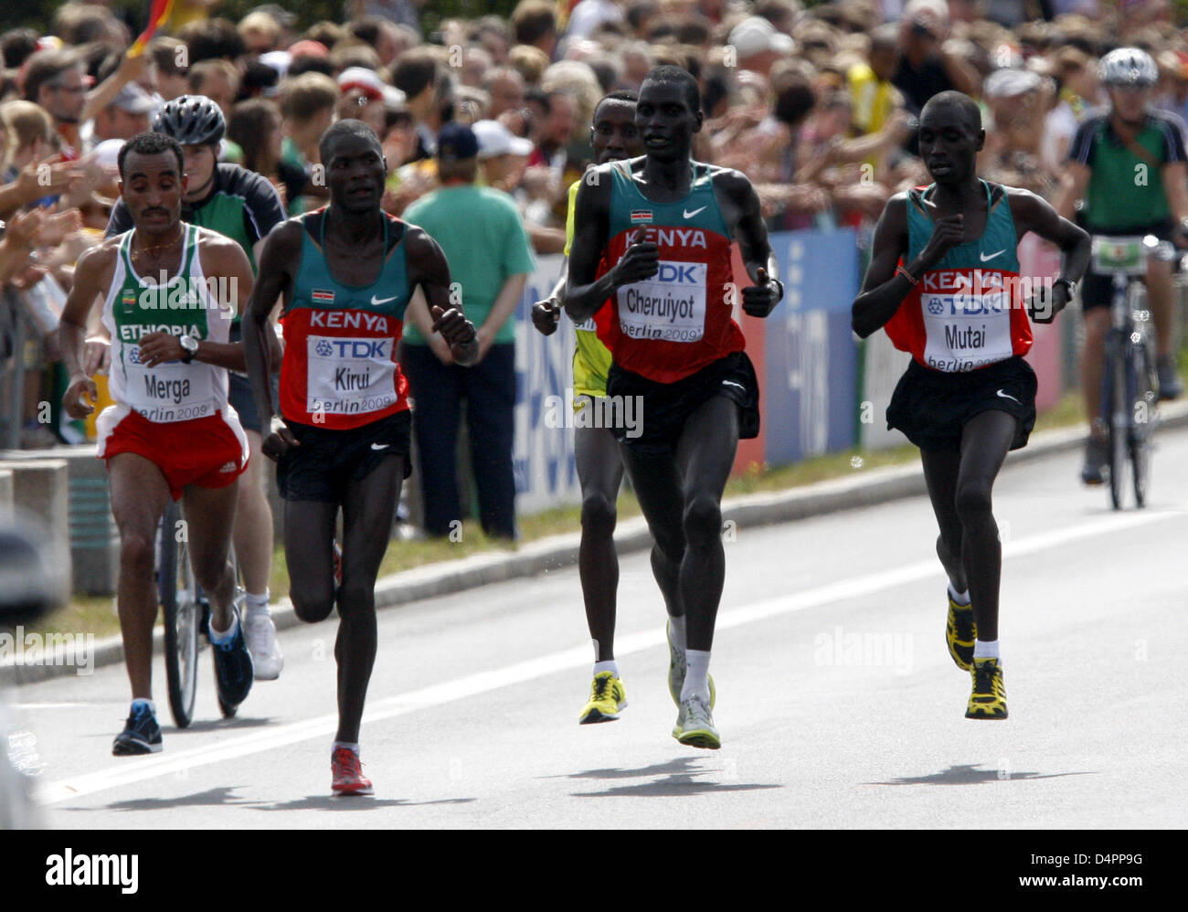 L R Ethiopia S Deriba Merga And Kenya S Abel Kiuri Robert Kipkoech Cheruiyot And Emmanuel Kipchirchir Mutai Compete In The Marathon At The 12th Iaaf World Championships In Athletics Berlin 09 In Berlin Germany