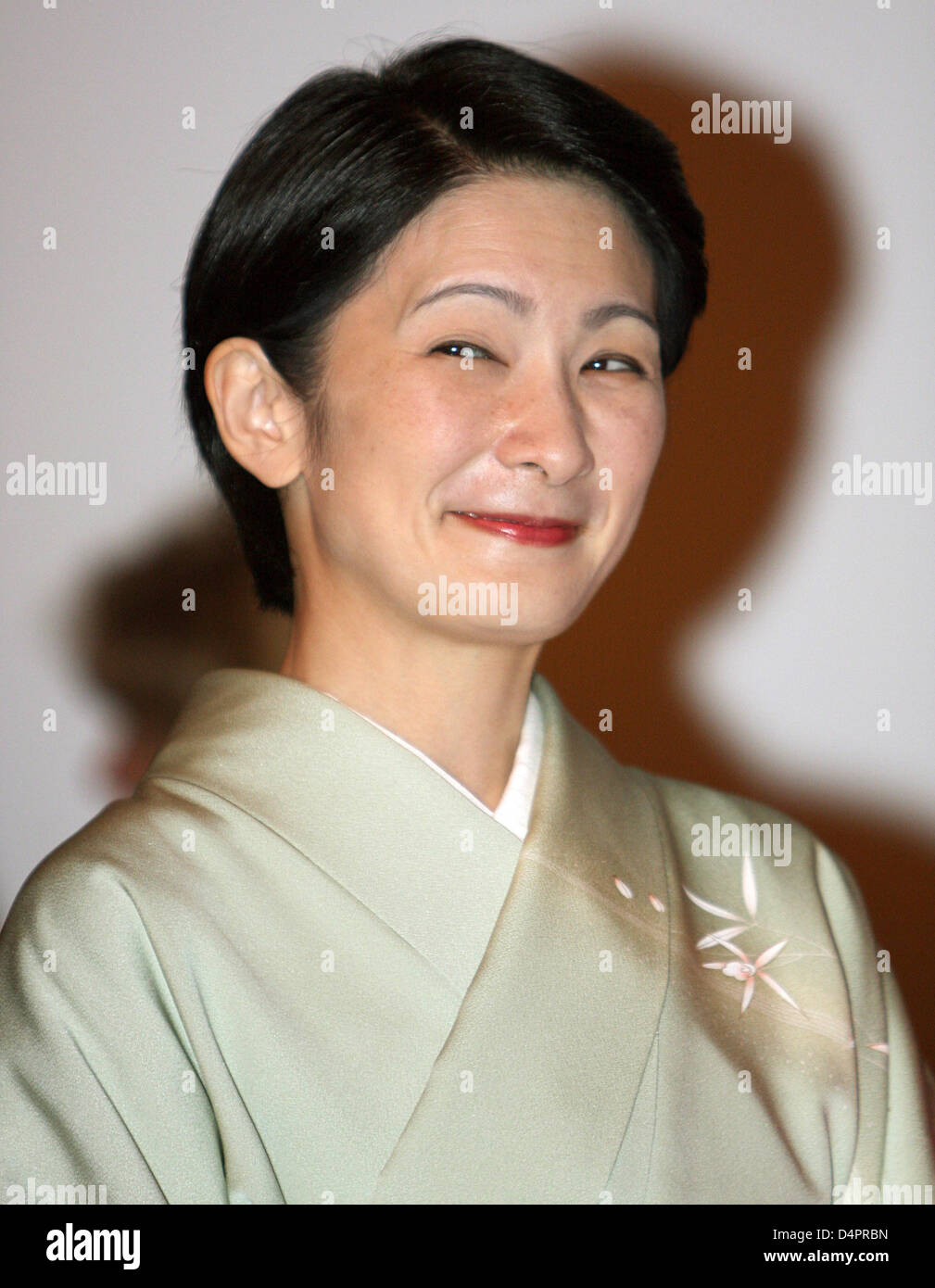 Japanese Princess Kiko visits the exhibition ?From here to Tokyo