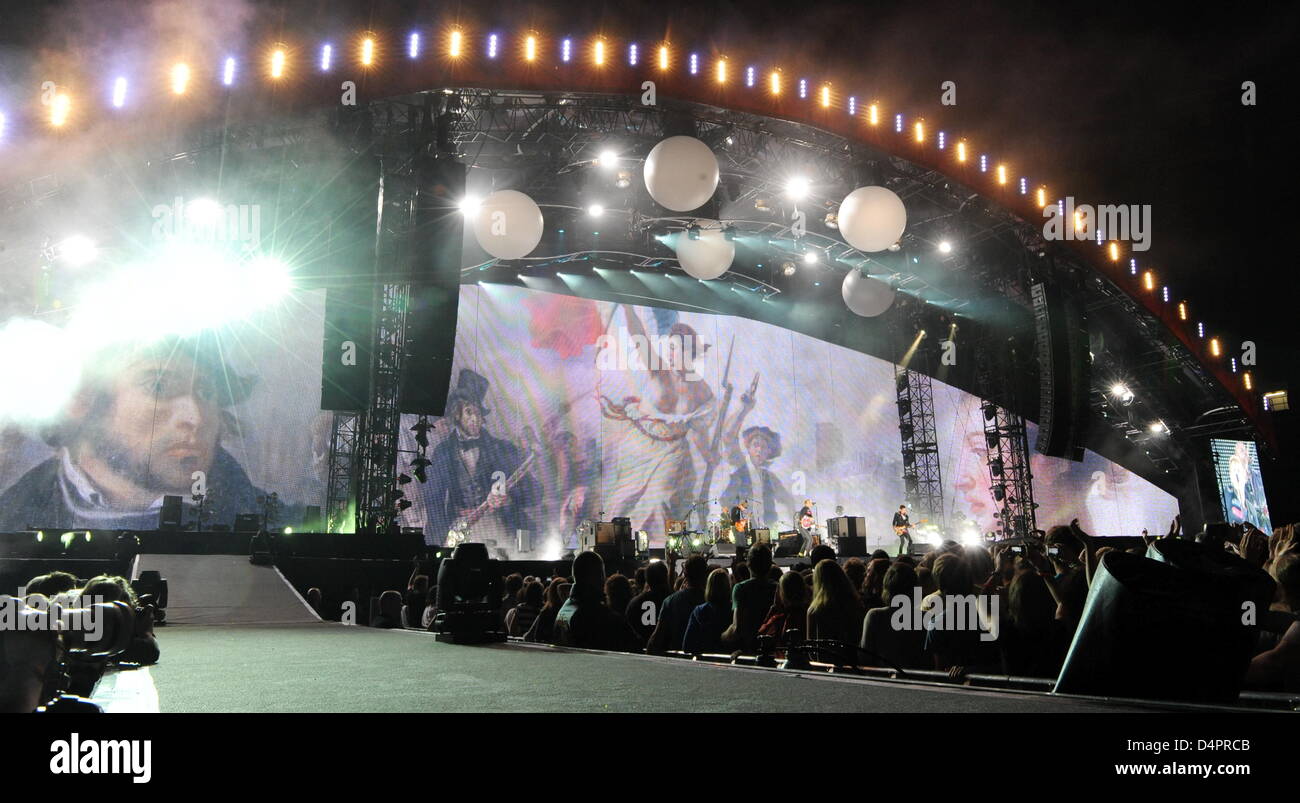 Open air concert arena hires stock photography and images Alamy