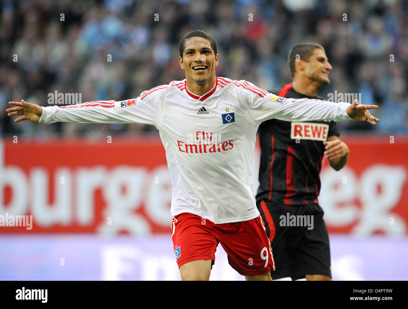 Hamburg?s Jose Paolo Guerrero cheers after his goal to 2-0 during the German Bundesliga match SV Hamburg vs Cologne at HSH-Nordbank-Arena stadium in Hamburg, Germany, 30 August 2009. Photo: Marcus Brandt  (ATTENTION: BLOCKING PERIOD! The DFL permits the further utilisation of the pictures in IPTV, mobile services and other new technologies only two hours after the end of the match. Stock Photo