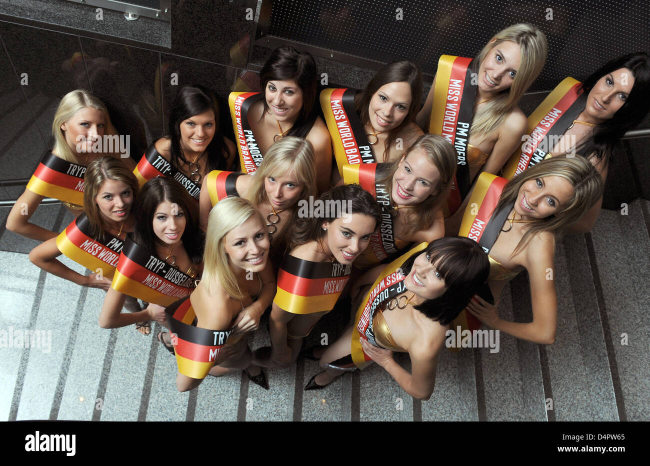 The 14 candidates for Miss World Germany 2009 pageant pose in Ratingen, Germany, 04 September 2009. The winner of the finals on 05 September will represent Germany in the Miss World 2009 pageant taking place in Johannesburg, South Africa. Photo: JOERG CARSTENSEN Stock Photo
