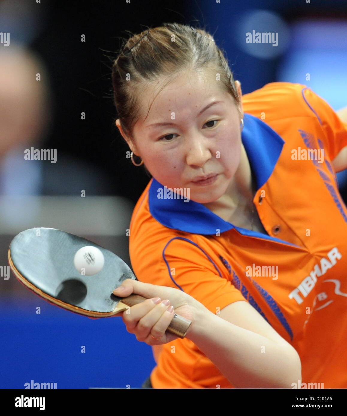 Dutch Jie Li returns the ball to Czech Republic?s Renata Stribkova
