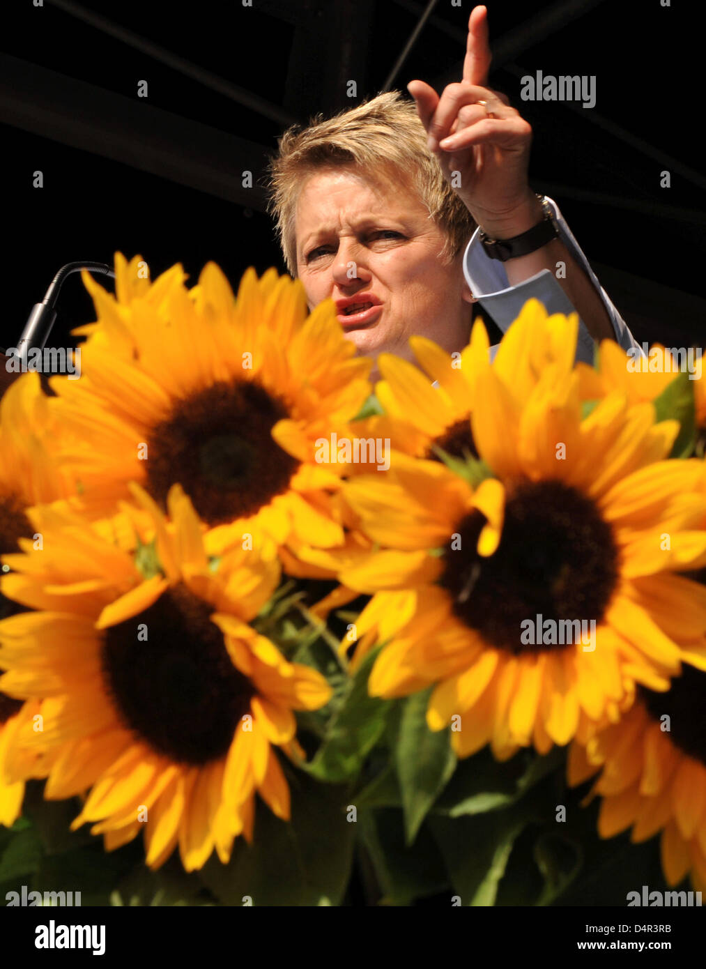 Renate Kuenast, front-runner of the Green Party, holds a speech at the party?s election campaign climax in Munich, Germany, 24 September 2009. The German federal elections will be held on 27 September 2009. Photo: Peter Kneffel Stock Photo