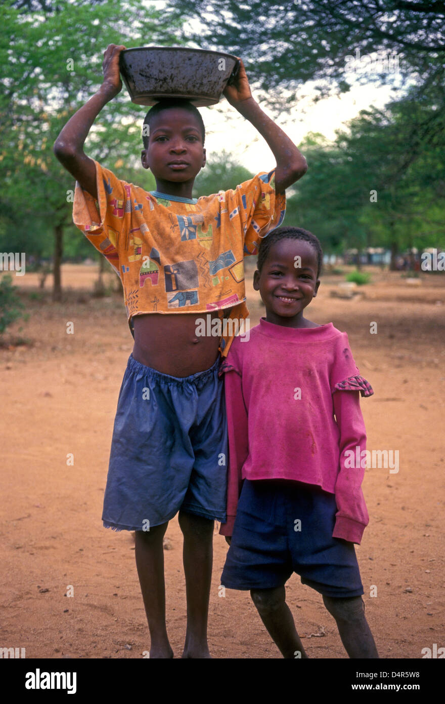 2, two, Zimbabweans, Zimbabwean boys, young boys, boys, eye contact