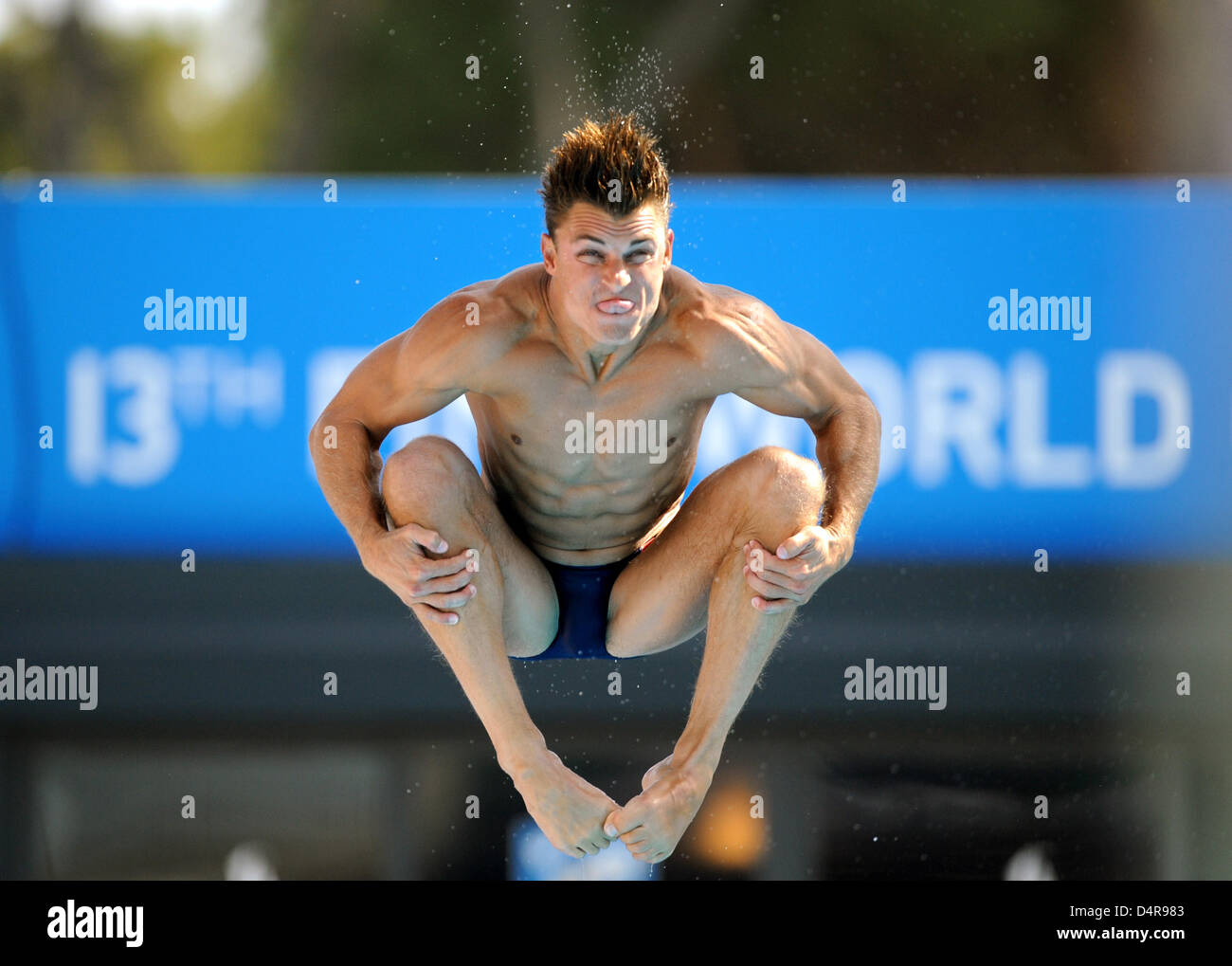 USA?s Troy Dumais dives off the 3m springboard during the 3m diving competition at the FINA Swimming World Championships in Rome, Italy, 23 July 2009. Dumais won the silver medal. Photo: Marcus Brandt Stock Photo