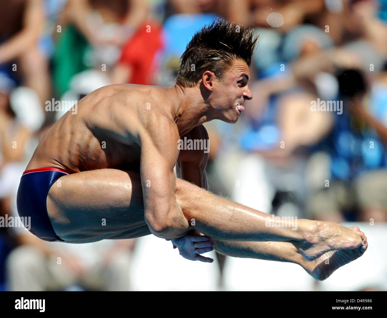 USA?s Troy Dumais dives off the 3m springboard during the 3m diving competition at the FINA Swimming World Championships in Rome, Italy, 23 July 2009. Dumais won the silver medal. Photo: MARCUS BRANDT Stock Photo