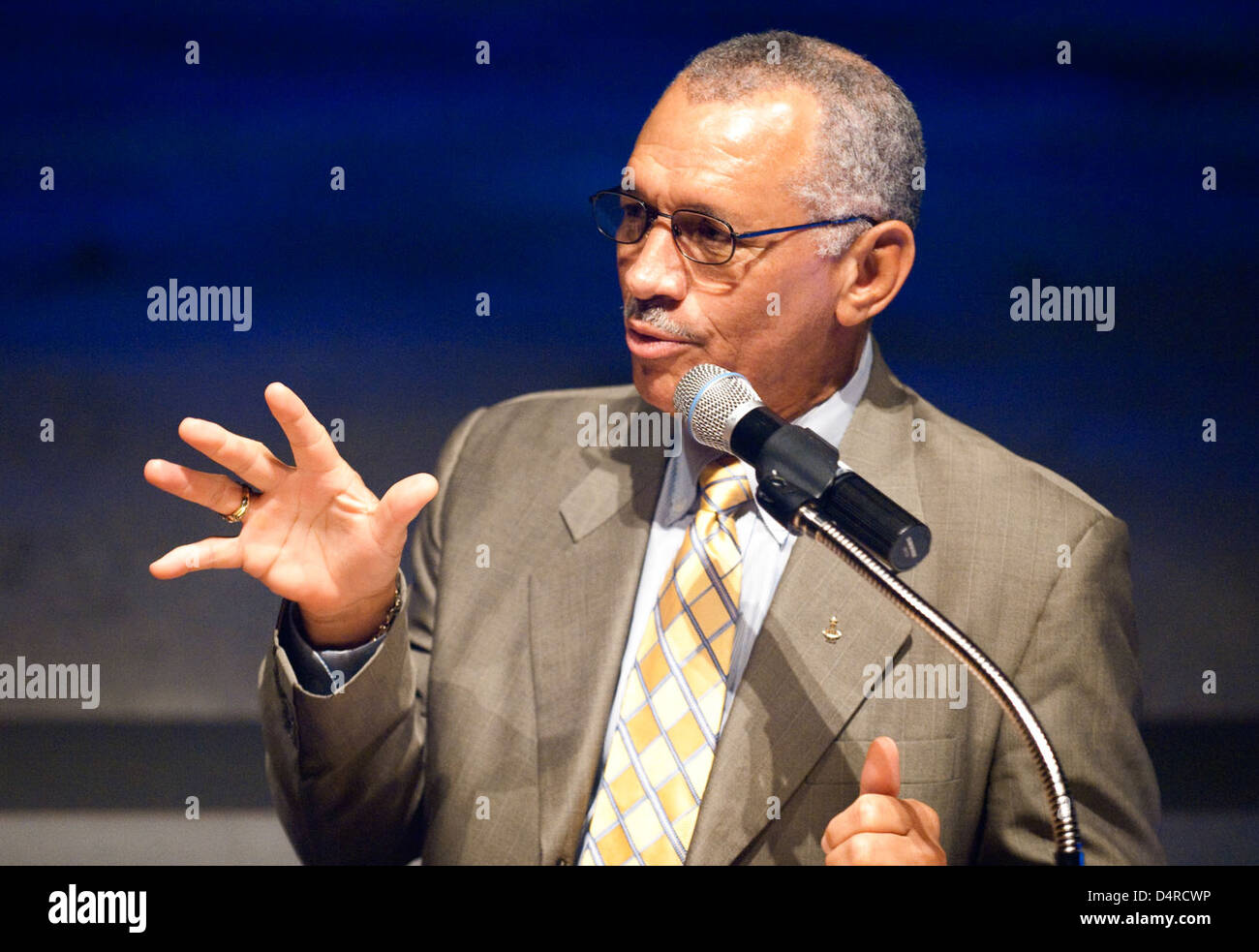 Charles bolden nasa space hi-res stock photography and images - Alamy
