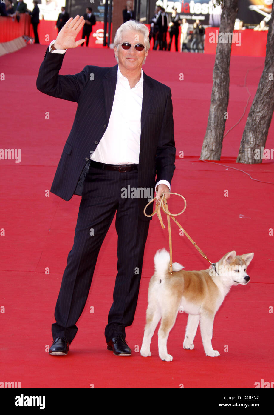 Richard with dog hi-res stock photography and images - Alamy