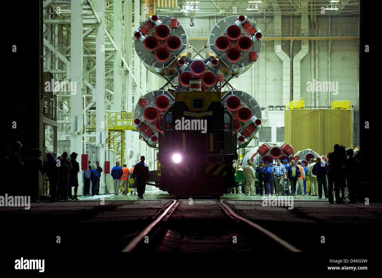 Expedition 21 Soyuz Rollout (200909280001HQ Stock Photo Alamy