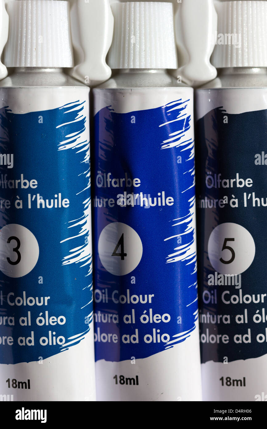 A range of basic oil painting tubes of paints Stock Photo Alamy