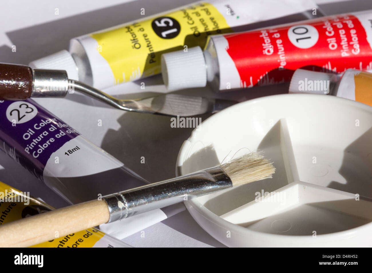 A range of basic oil painting tubes of paints Stock Photo Alamy