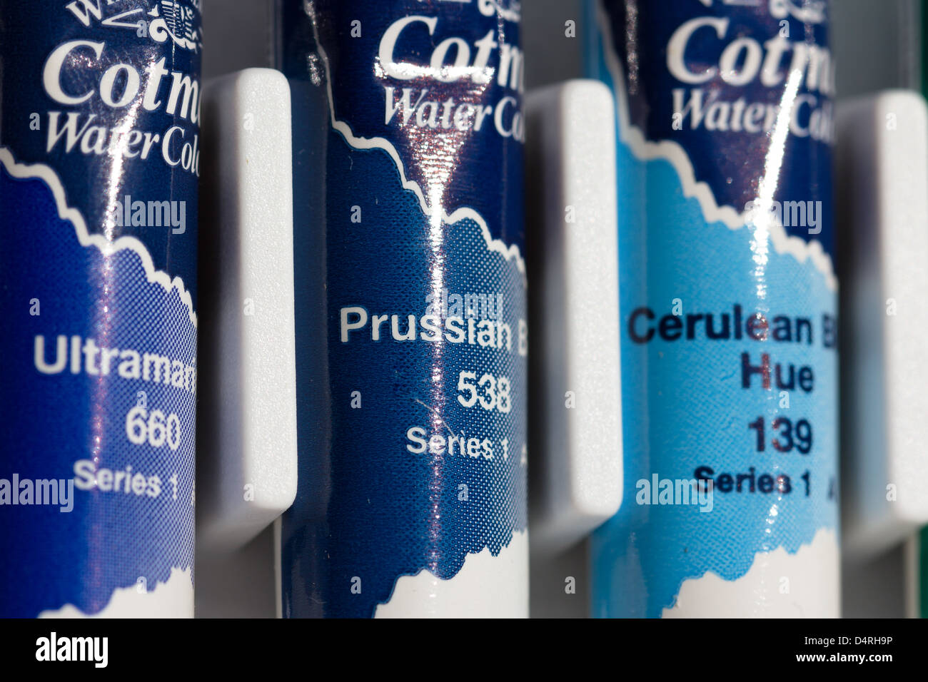 A range of basic oil painting tubes of paints Stock Photo Alamy