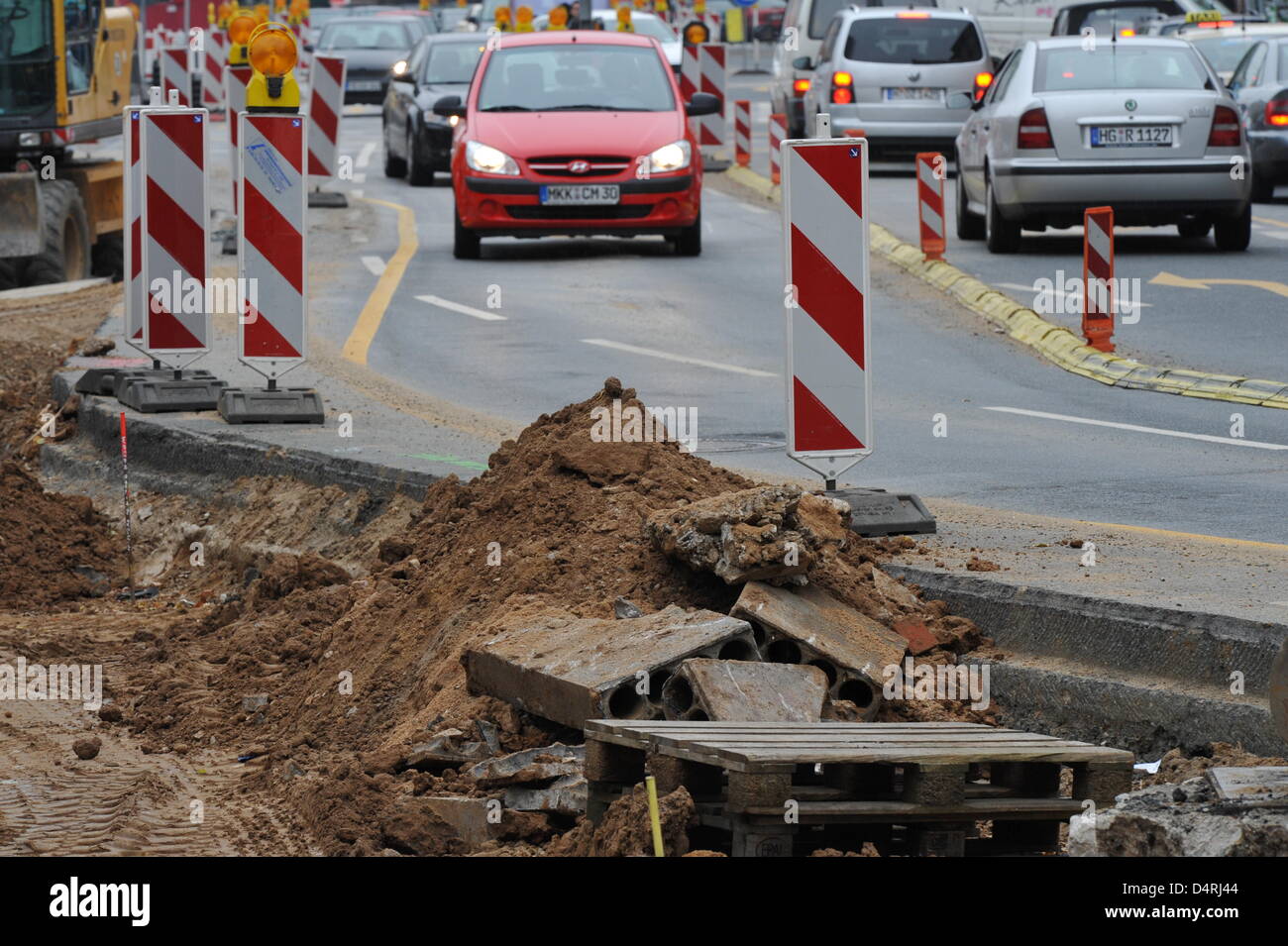The picture shows the constriction site of the Tram 18 in Frankfurt Main, Germany, 22 October 2009. The new tram will have nine stops on a 3.5 km route and will be finished in 2011. Photo: Arne Dedert Stock Photo
