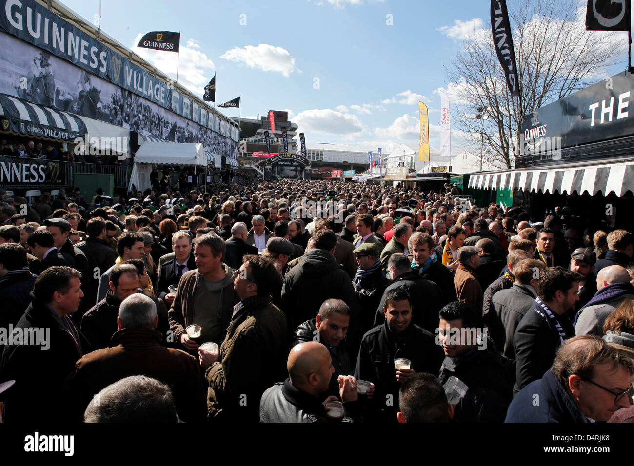 14.03.2013 - Cheltenham; Impressions: Racegoers enjoy the races at ...