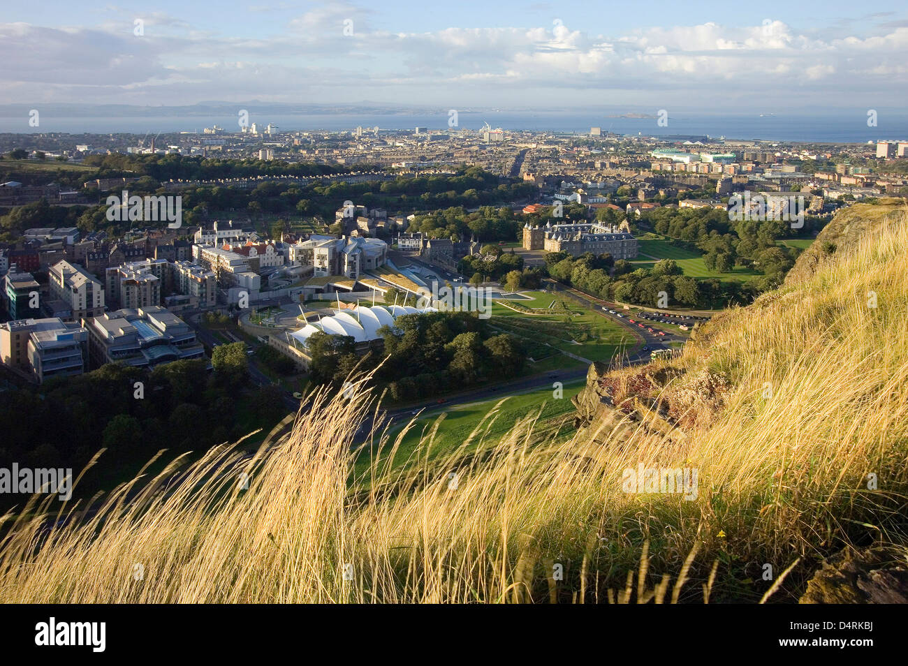 dynamic earth and holyrood parliament from salisbury crags Stock Photo