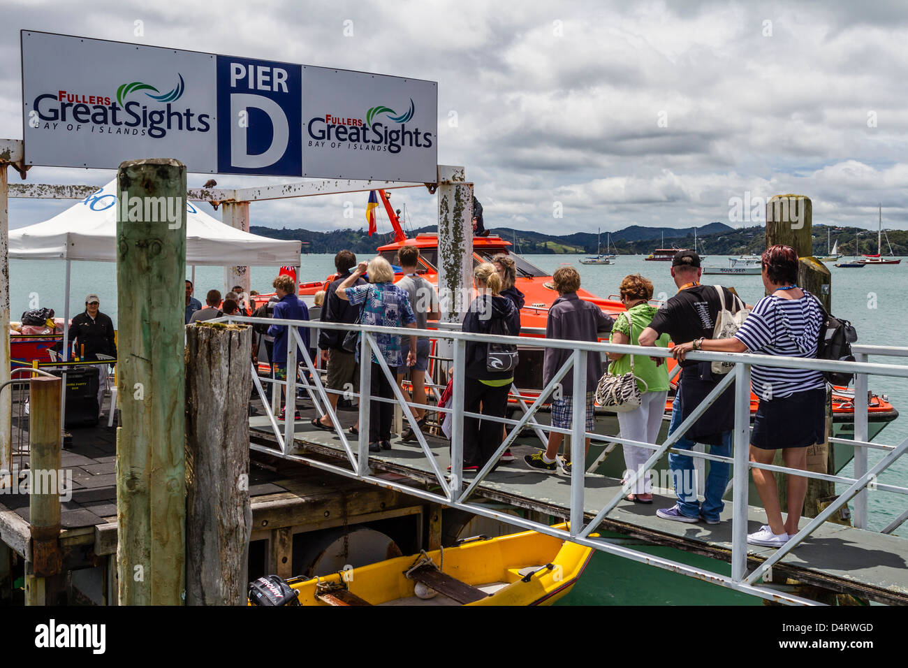 Passengers Embarking On Cruise Ship Tender At Paihia Bay Of Islands Northland Ned Zealand Stock Photo Alamy