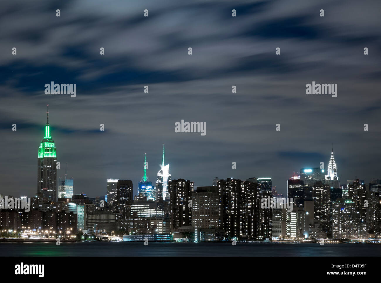Manhattan night skyline america hi-res stock photography and images - Alamy