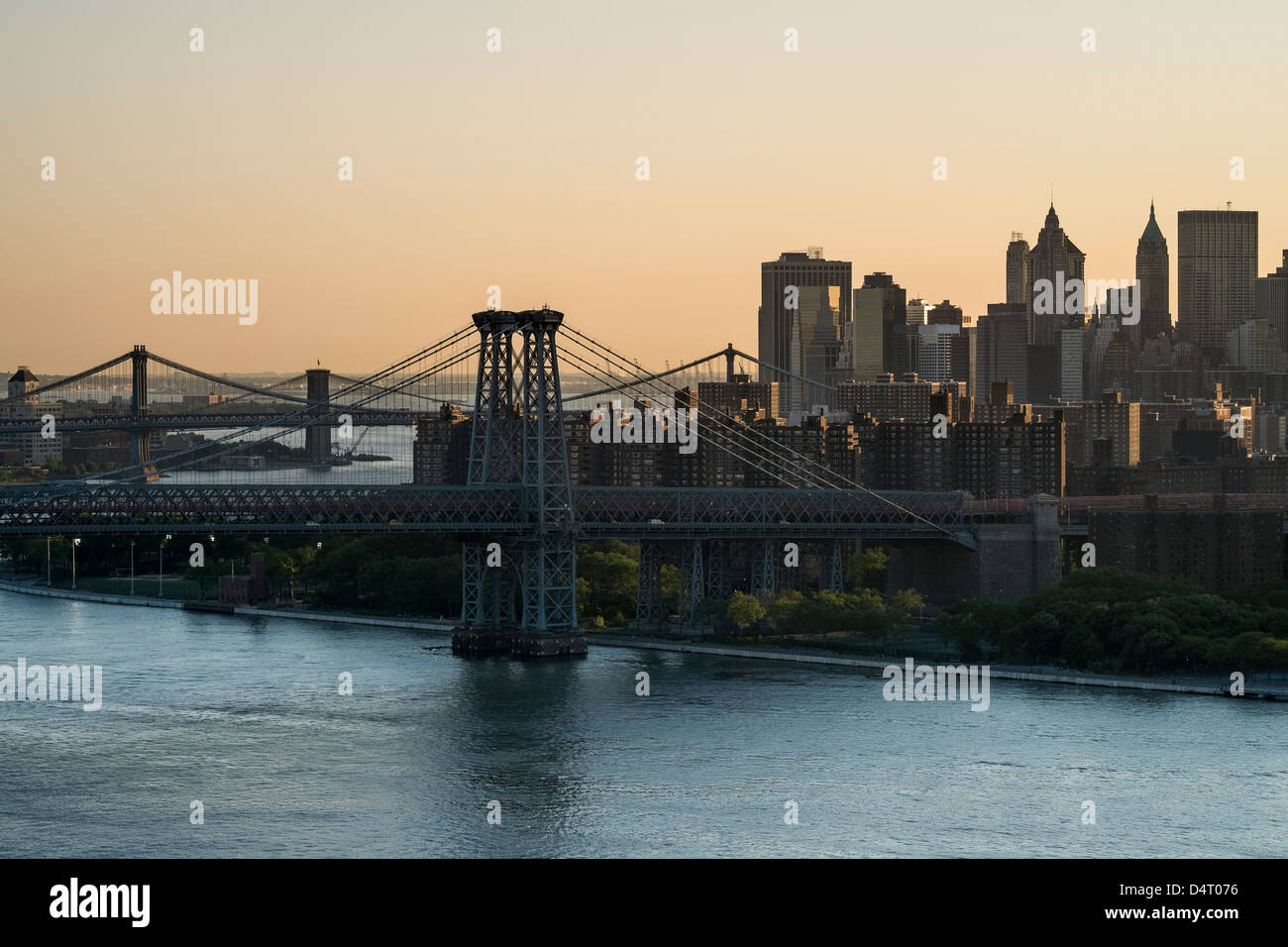 Manhattan Bridge Brooklyn Bridge And Williamsburg Bridge Stock Photo Alamy