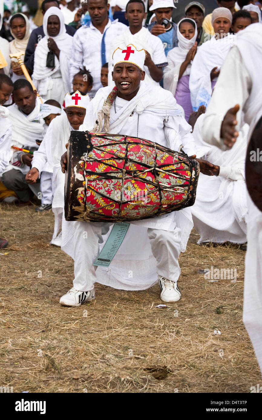 Ethiopian orthodox drum hires stock photography and images Alamy