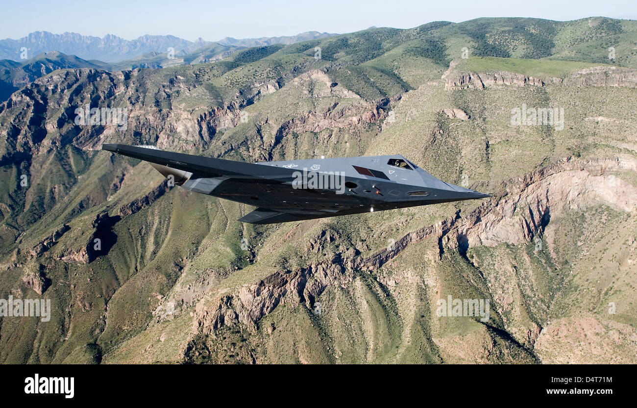 Lockheed f 117 nighthawk hires stock photography and images Alamy