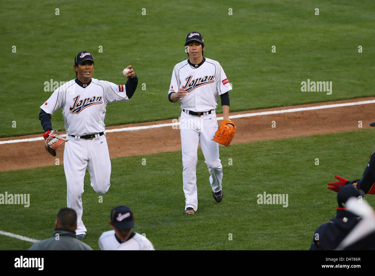 (L to R) Atsunori Inaba (JPN), Kenta Maeda (JPN), MARCH 17, 2013 - WBC ...