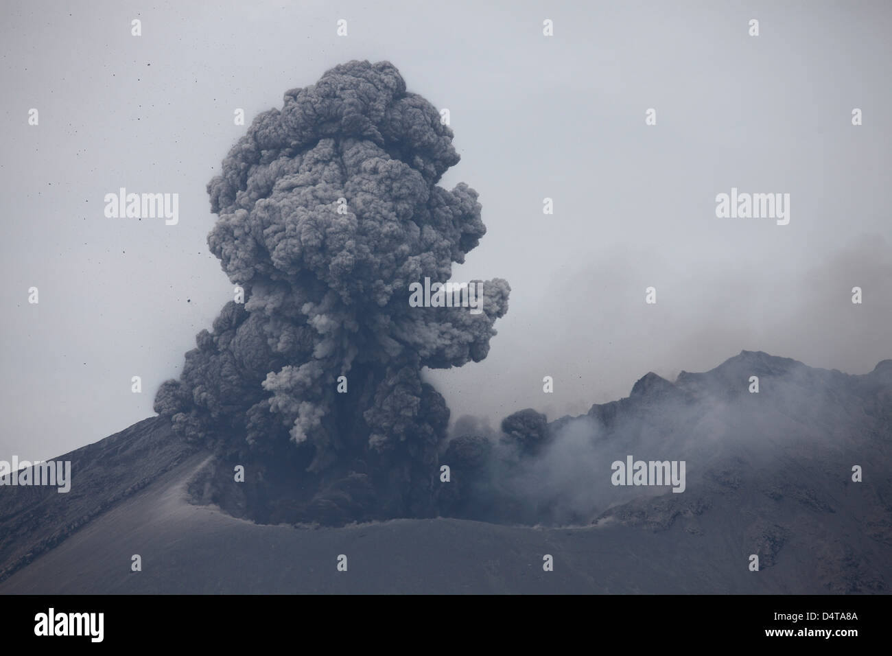 april 10 2012 sakurajima volcano erupting ash cloud rising after