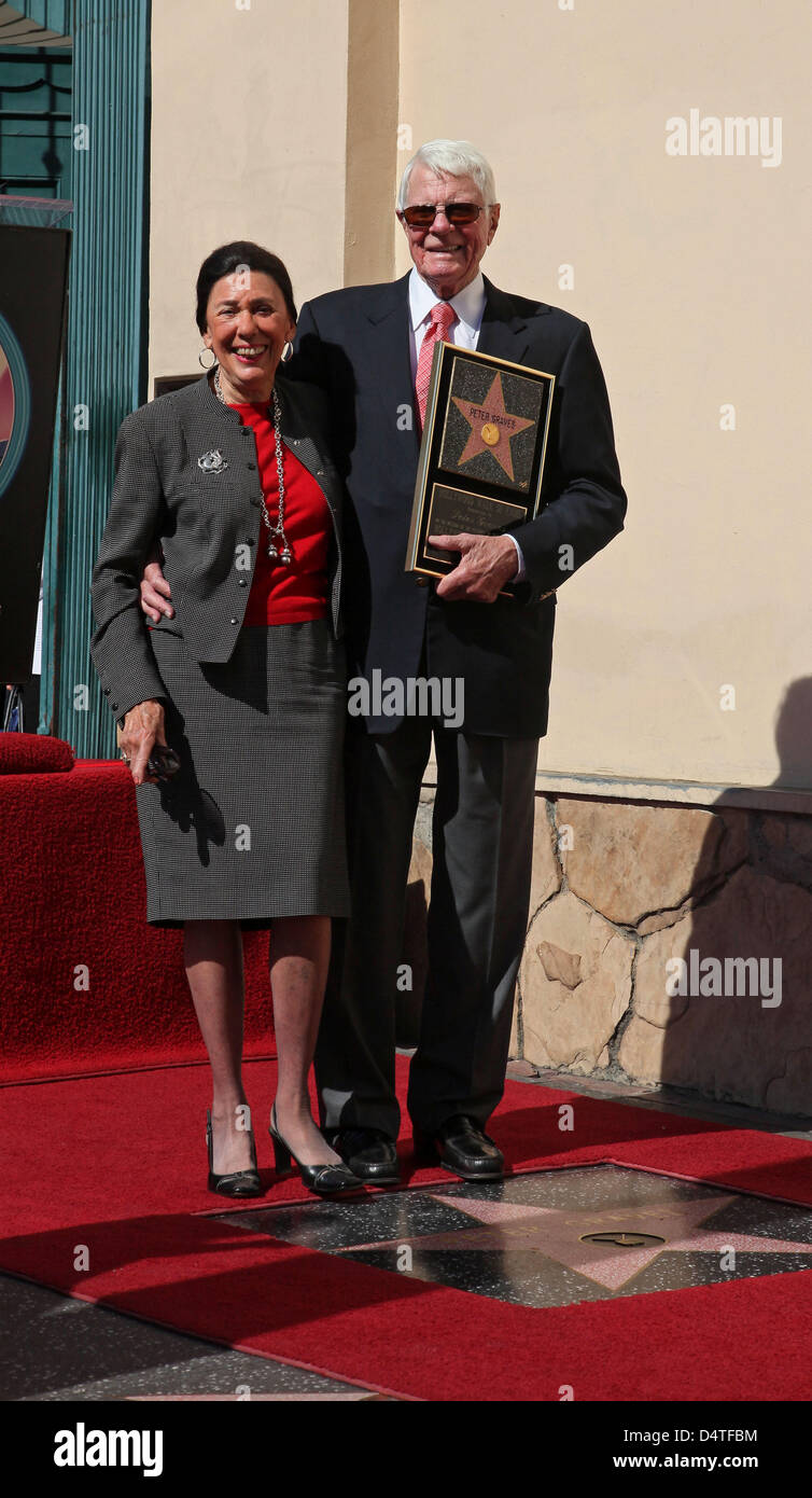 Actor Peter Graves ('Mission Impossible'-tv-series, 'Airplane' ) and his wife Joan Endress celebrate his new star on the Hollywood Walk of Fame in Los Angeles, USA, 30 October 2009. Photo: Hubert Boesl Stock Photo