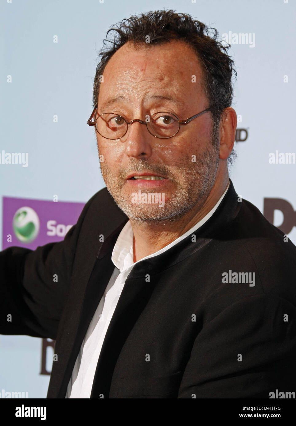 French actor Jean Reno poses in the press room at the MTV Europe Music Awards at O2 World in Berlin, Germany, 05 November 2009. MTV chose Berlin for the ceremony as the year 2009 marks the 20th anniversary of the fall of Berlin Wall. Photo: Hubert Boesl Stock Photo