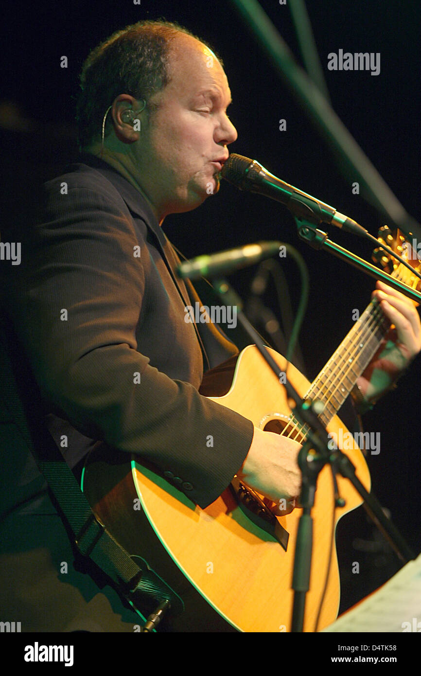 US singer-songwriter Christopher Cross performs on stage during the jazz festival ?Jazztage Dresden? in Dresden, Germany, 07 November 2009. His latest album ?The Cafe Carlyle Sessions? was published in 2008. Photo: Andreas Weihs Stock Photo