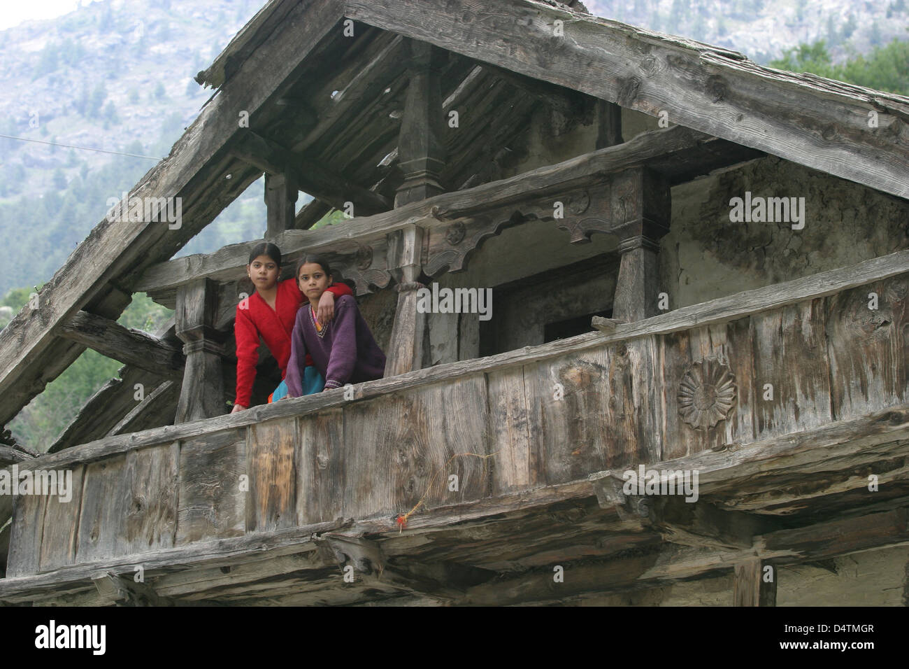 The wooden houses of the village of Matli, on the banks of the Bhagirathi  River, date more than a 150 years back Stock Photo - Alamy