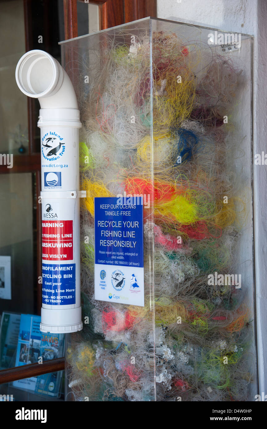 https://c8.alamy.com/comp/D4W0HP/old-fishing-line-hook-collection-point-disposal-box-environmental-D4W0HP.jpg