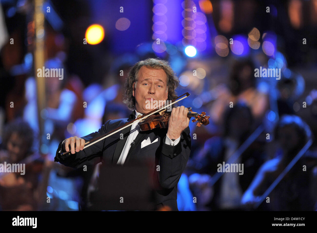 Andre rieu violin hi-res stock photography and images - Alamy