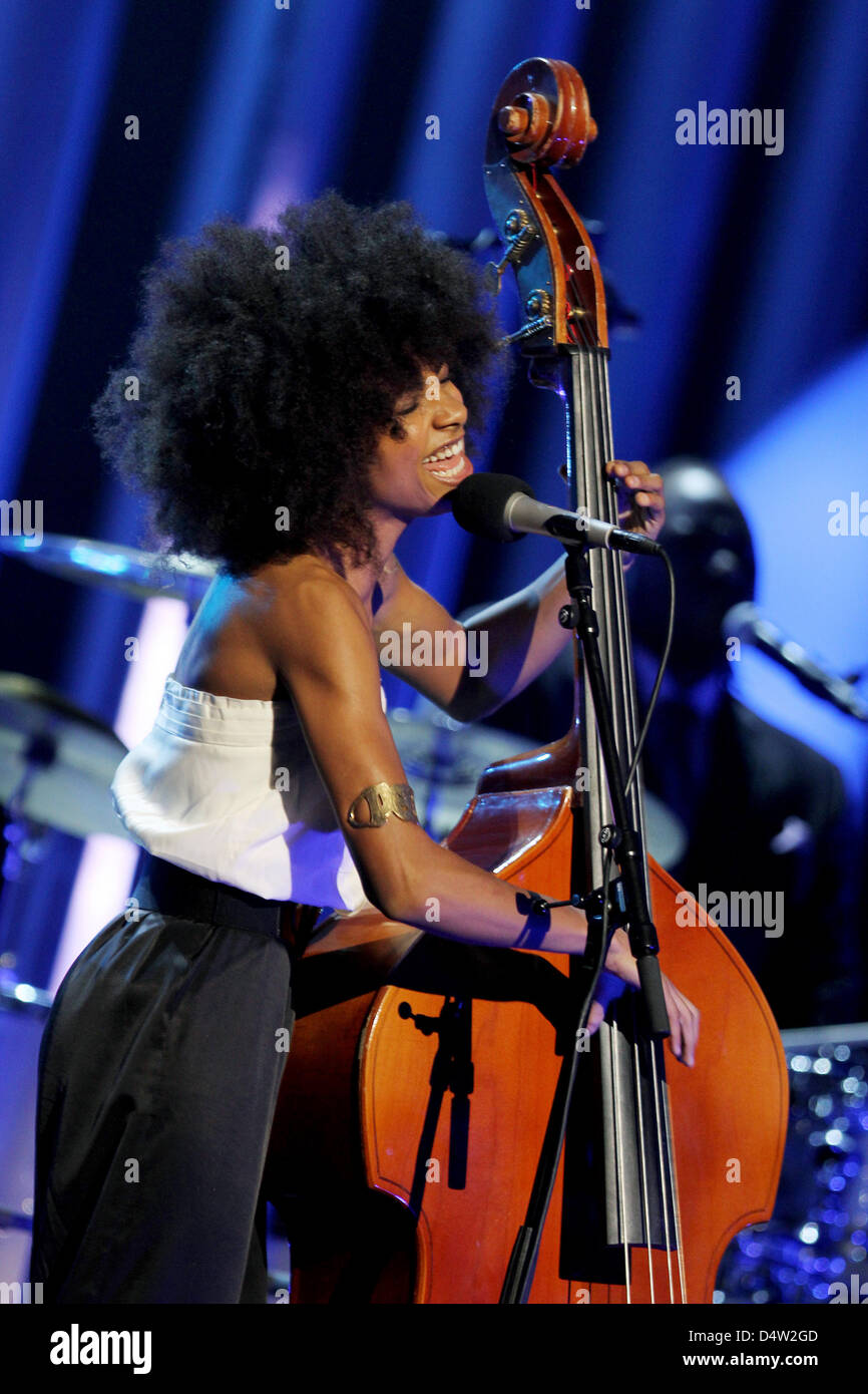 Esperanza spalding oslo hi-res stock photography and images - Alamy