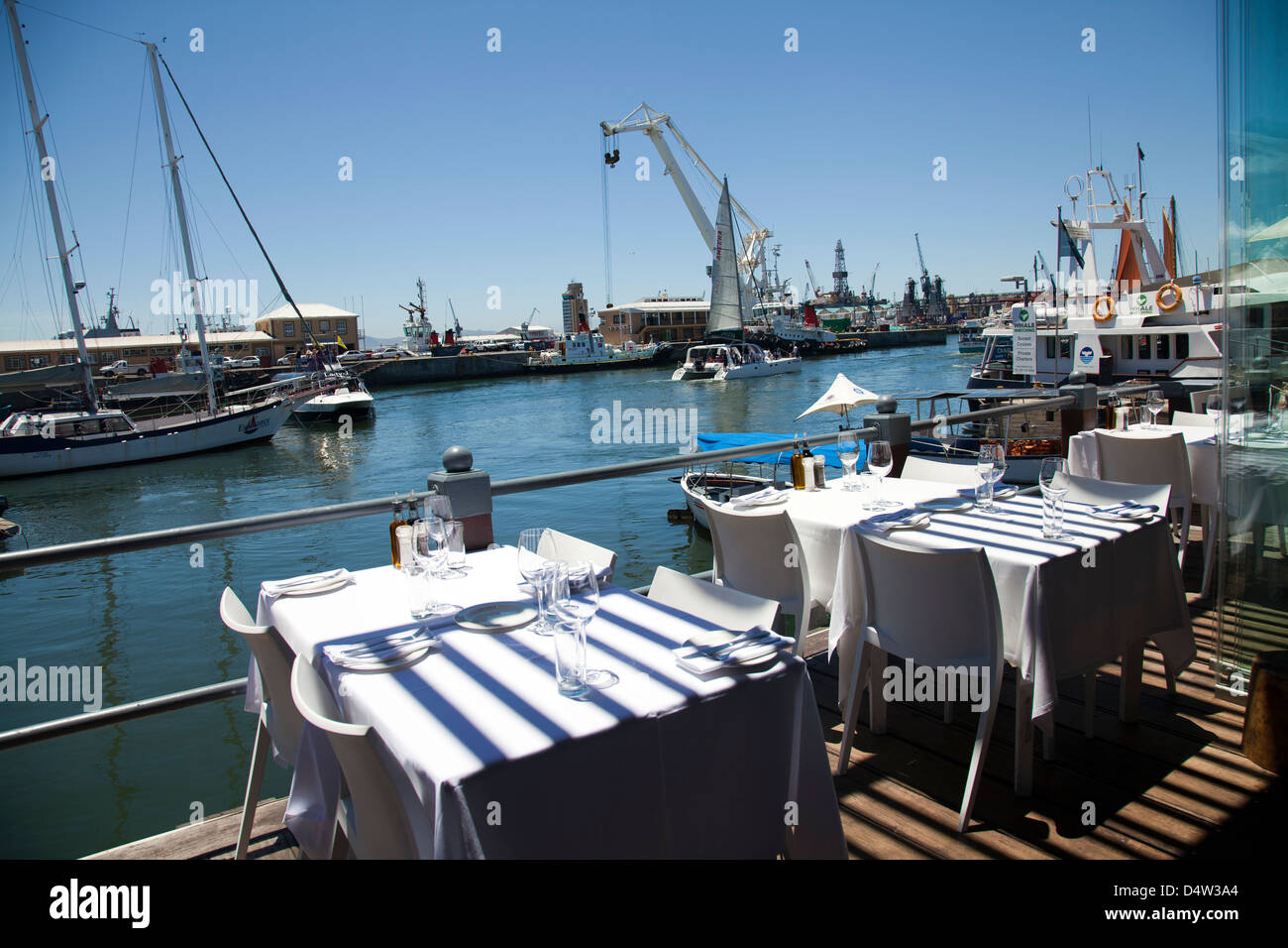 Contemporary Waterfront Restaurant Hi res Stock Photography And Images contemporary-waterfront-restaurant-hi-res-stock-photography-and-images