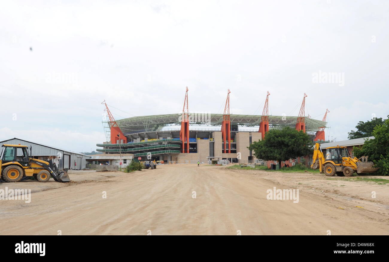 The construction of the Mbombela Stadium pictured in Nelspruit, South Africa, 09 December 2009. The stadium can host 46.000 spectators and is of the stadium of the FIFA World Cup 2010 in South Africa. Photo: Bernd Weissbrod Stock Photo