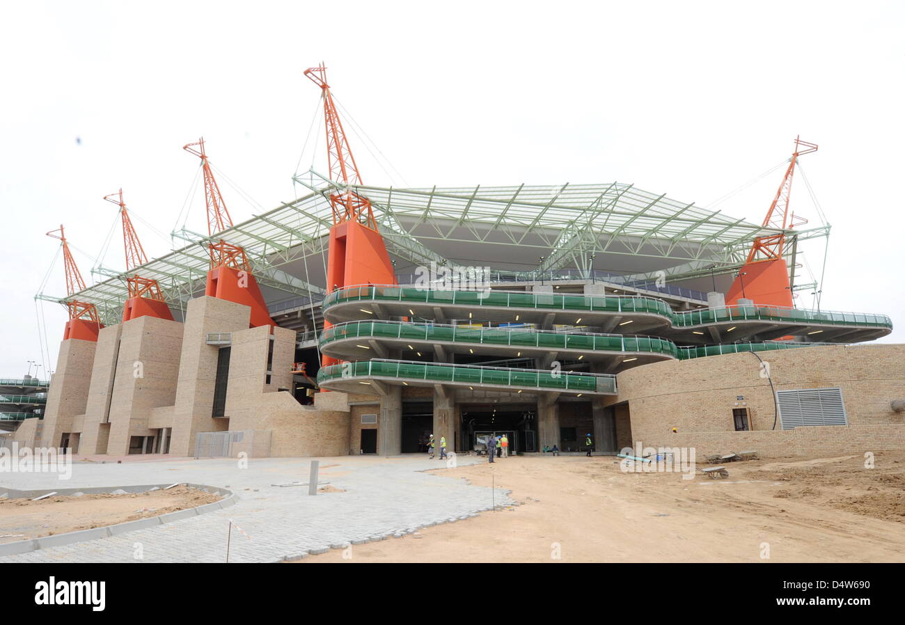 The construction of the Mbombela Stadium pictured in Nelspruit, South Africa, 09 December 2009. The stadium can host 46.000 spectators and is of the stadium of the FIFA World Cup 2010 in South Africa. Photo: Bernd Weissbrod Stock Photo