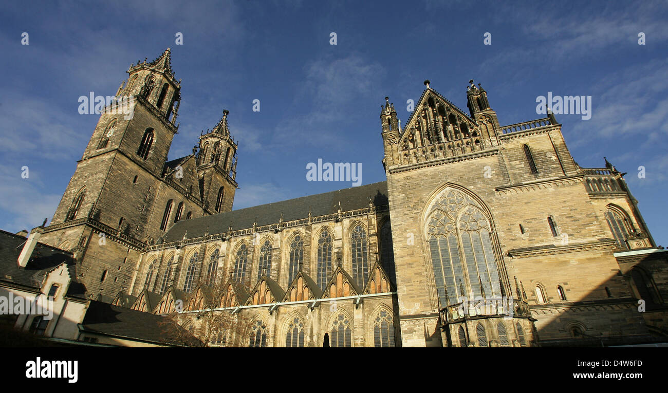 View of the Cathedral of Saints Catherine and Maurice in Magedeburg, Germany, 26 December 2008. The cathedral, built between 1209 and 1520, is considered Germany's first gothic cathedral and is the landmark of Magdeburg, the 1200-year-old capital of Saxony-Anhalt. Photo: Jens Wolf Stock Photo