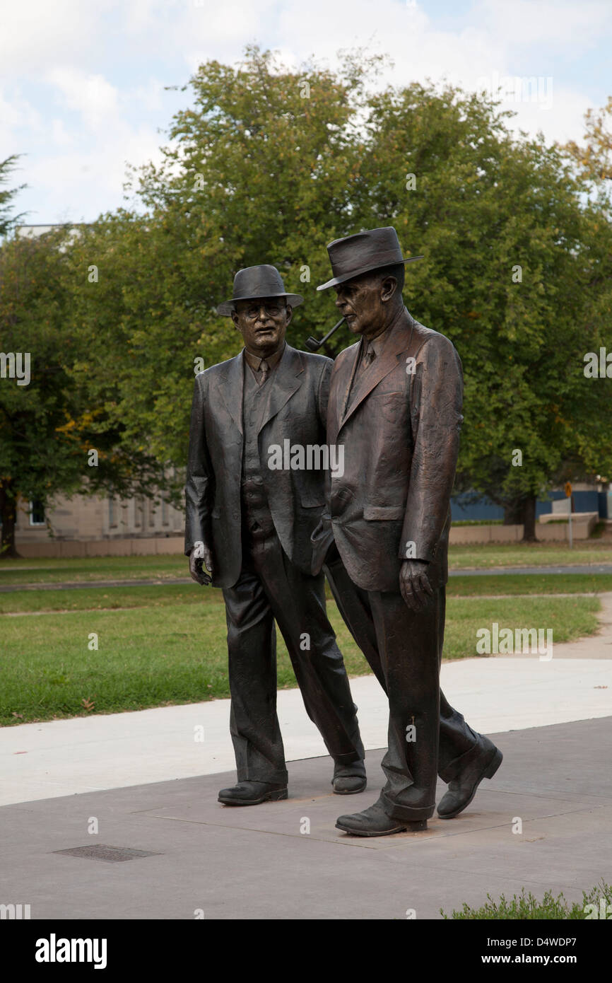 Lifesize sculptures of two of Australia's most prominent political