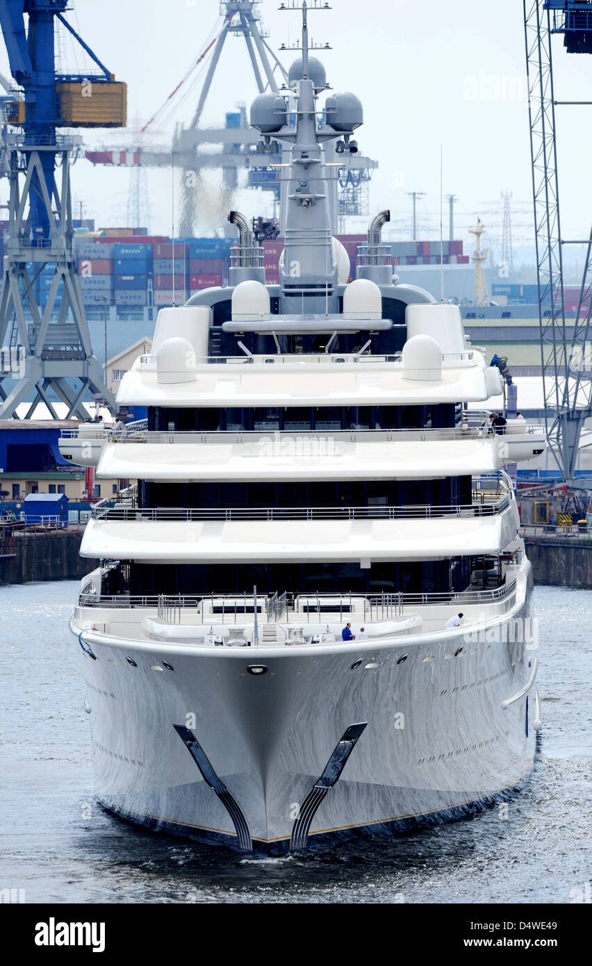 (dpa file) A file picture dated 11 June 2010 of mega yacht 'Eclipse' owned by Russian billionaire Roman Abramovich at German shipbuildung company Blohm+Voss in Hamburg, Germany. According to a report of radio statio NDR 90.3, a Russian ordered a 70-metres-long luxury steel yacht from Blohm+Voss. Photo: Maurizio Gambarini Stock Photo