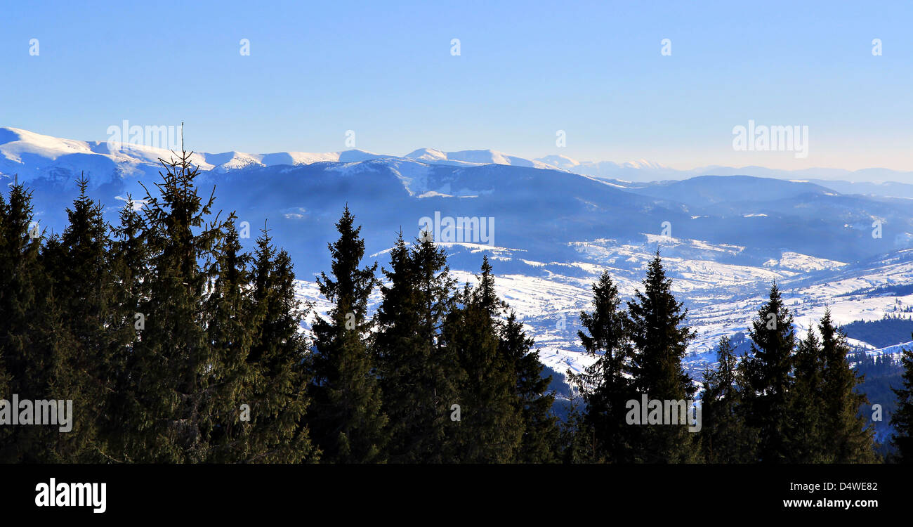 Winter seasonal landscape hi-res stock photography and images - Alamy