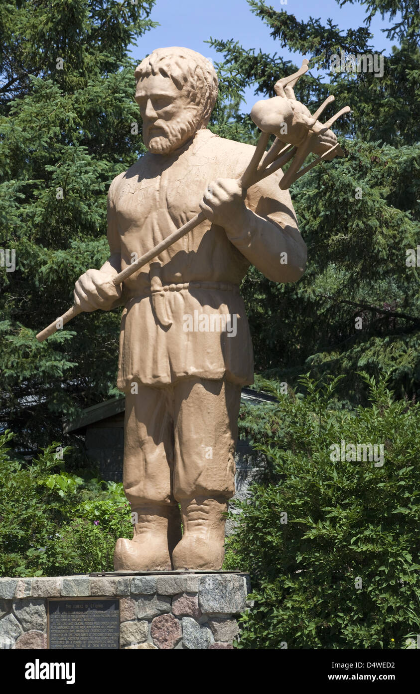 Statue of the legendary figure St. Urho, patron saint of the Finnish vineyard workers, in Menahga, Minnesota Stock Photo