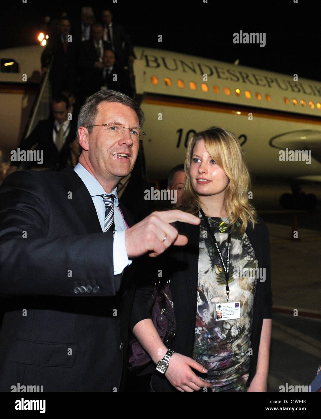German President Christian Wulff and daughter Annalena are welcomed in Tel Aviv, Israel, 27 November 2010. Wulff's 17-year-old daughter accompanies Mr Wulff on his four-day visit to Israel in stead of his wife Bettina. The choice of travel companion is supposed to symbolize the importance of transmitting the memory of the Holocaust to younger generations. Photo: RAINER JENSEN Stock Photo