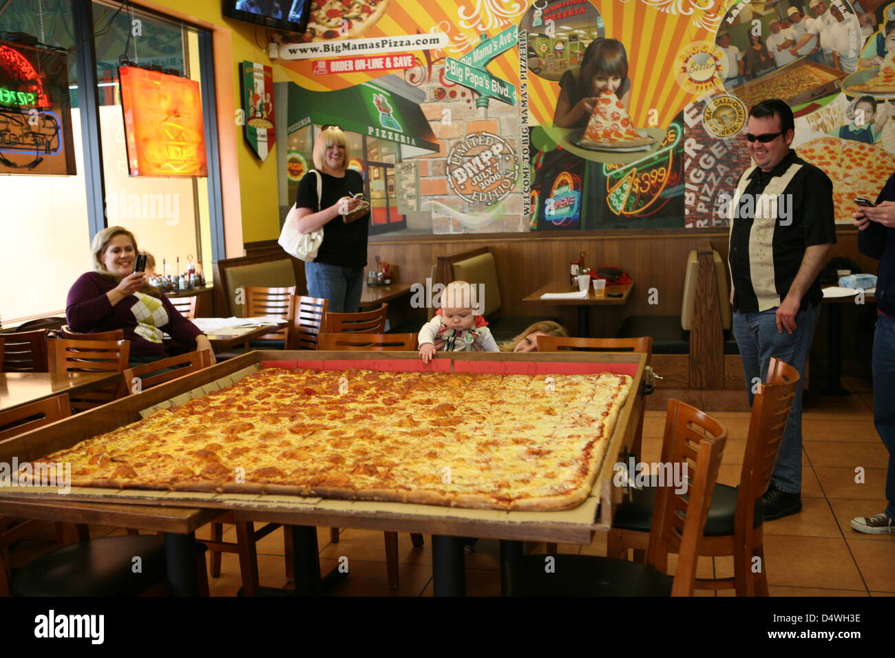 February 28, 2013, California, United States - GUINNESS WORLD RECORDS  announced that Big Mama's and Papa's Pizzeria located in Los Angeles,  California, holds the record for the largest pizza commercially available in