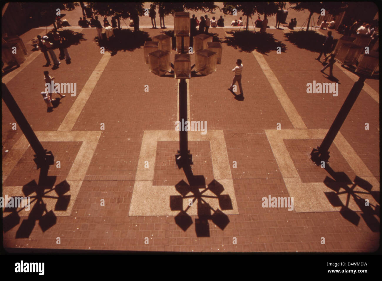 Fountain Square in Downtown Cincinnati Is a Public Square That Works ...