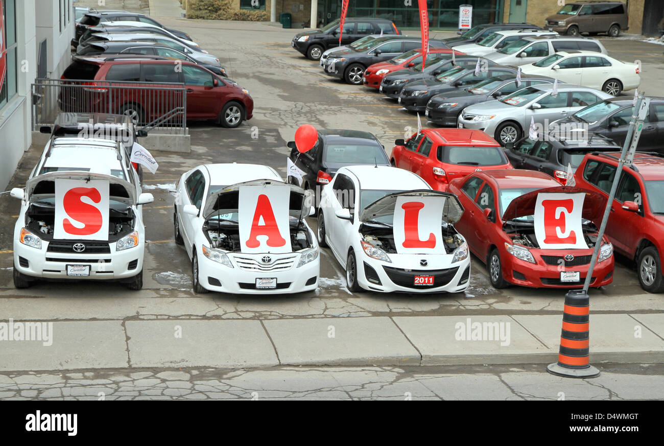 Auto Dealer Toyota Stock Photo Alamy
